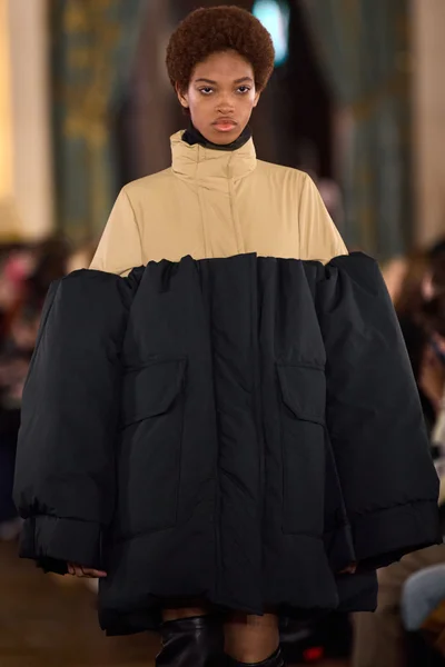 Look 38